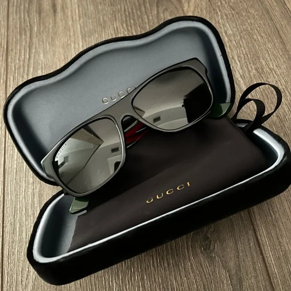 Authentic polarized Gucci sunglasses NEW GUCCI SUNGLASSES GG 1188S 001 BLACK/GRAY POLARIZED 58MM  main image 4